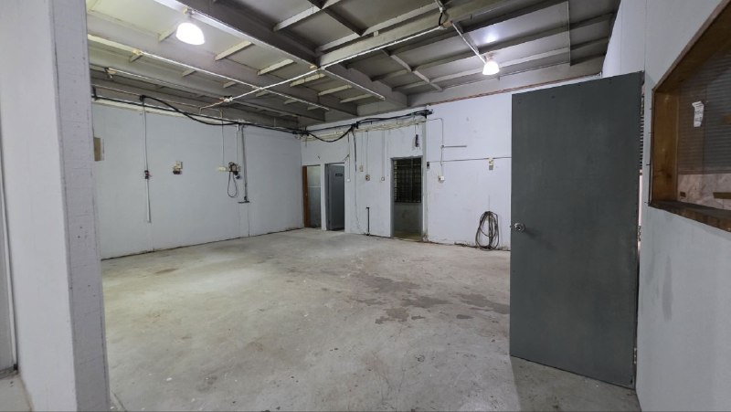Taman Sri Yaacob — 1.5 Storey Semi-D Factory for Rent