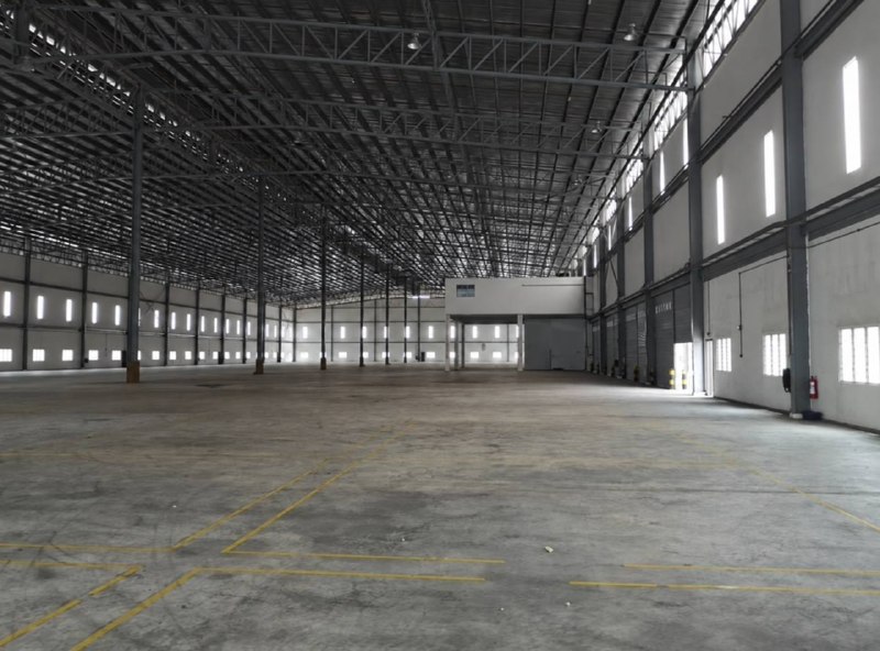 Tanjung Langsat, Pasir Gudang — Single Storey Warehouse with Mezzanine Office for Rent — photo 1