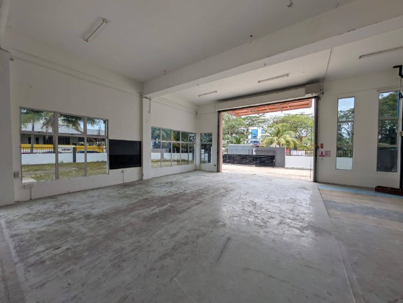 Lagenda Industrial Park — 1.5 Storey Cluster Factory for Rent — photo 4
