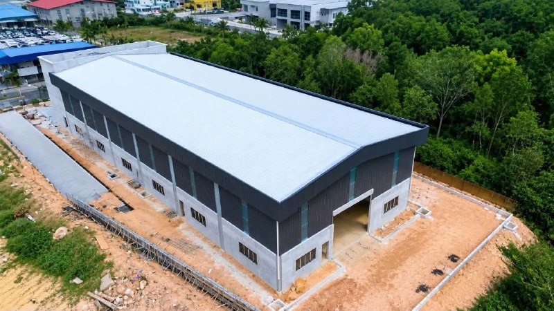 Taman Industri Kulai — 1.5 Storey Detached Factory for Sale — photo 1