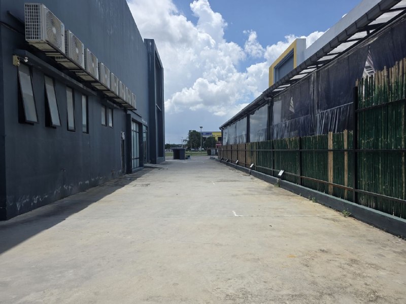 Eco Business Park 3 Main-Road Semi-Detached Factory Pair for Sale or Rent — photo 2