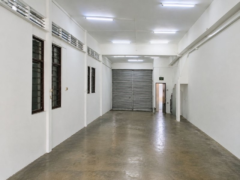 Taman Universiti — 1.5 Storey Terrace Factory for Rent — photo 2
