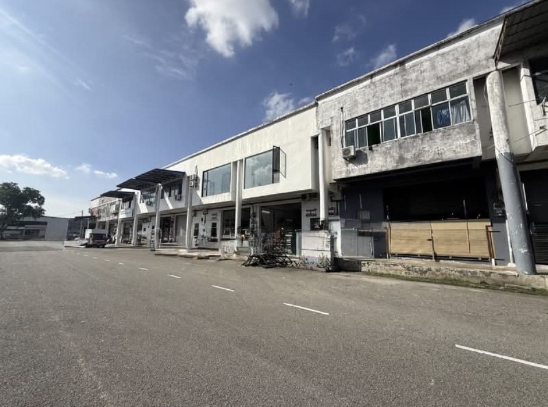 Taman Industri jaya — 1.5 Storey Terrace Factory for Sale or Rent