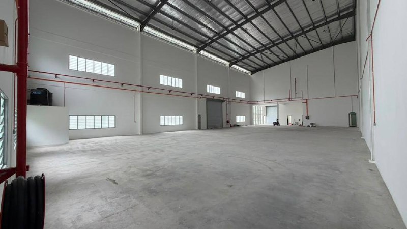 SiLC @ Gelang Patah — Semi-detached Medium Industrial Factory for Sale or Rent — photo 2