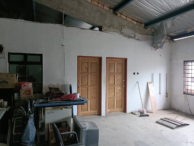 Kulai — 1.5 Storey Semi-D Factory for Sale — photo 3