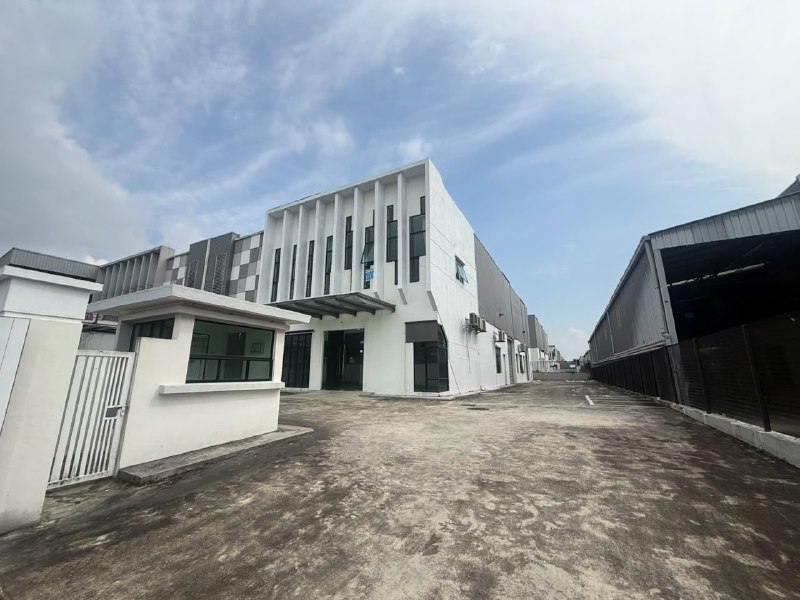 Eco Business Park 1 @ Phase 1 — Semi-detached Factory for Rent — photo 1