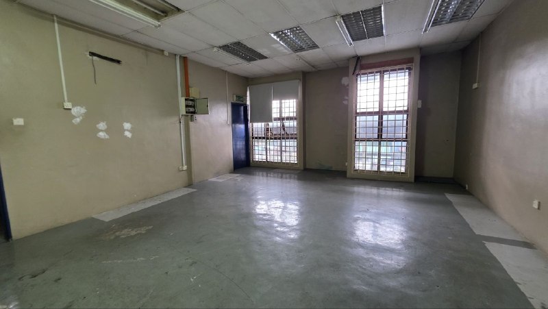 Taman Sri Yaacob — 1.5 Storey Semi-D Factory for Rent — photo 9