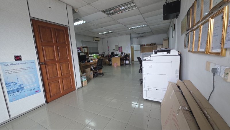 Benut — Single Storey Factory for Rent — photo 6