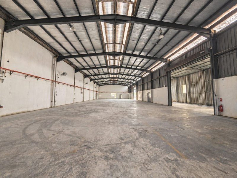 Kawasan Perindustrian Senai (Jalan Cyber 2) — 1.5 Storey Detached Factory for Sale or Rent — photo 3