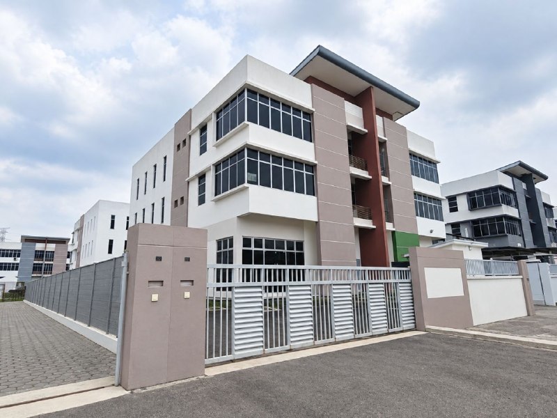 I-Parc, Tanjung Pelepas — 3 Storey Semi-detached Factory for Sale