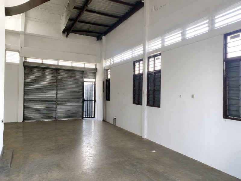 Taman Universiti — 1.5 Storey Terrace Factory for Rent