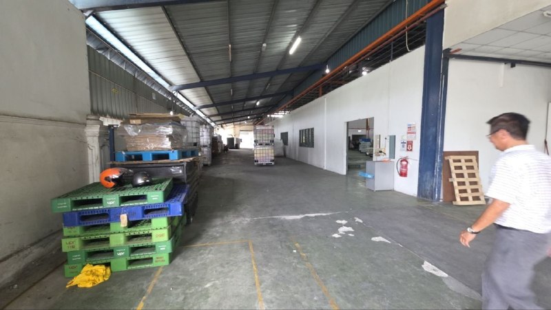 Benut — Single Storey Factory for Rent — photo 8