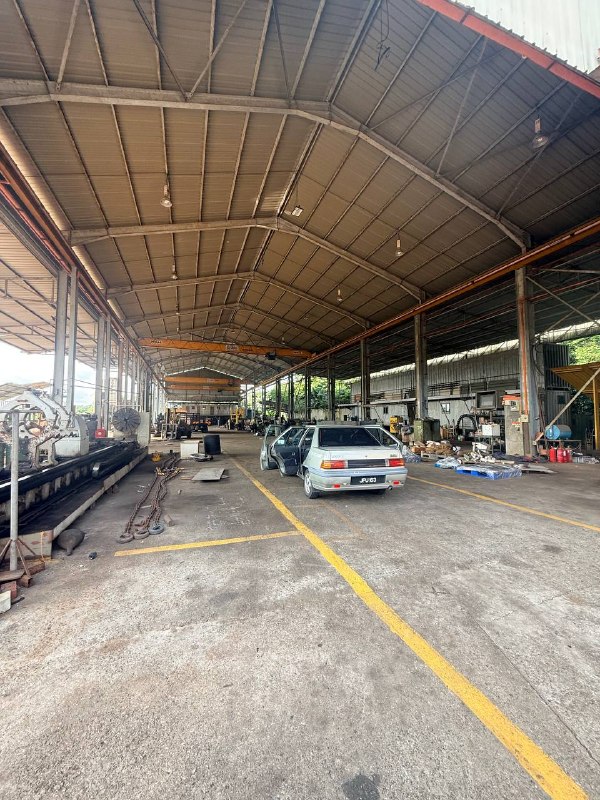 SEELONG — Industrial land with open shed factory for Sale — photo 2