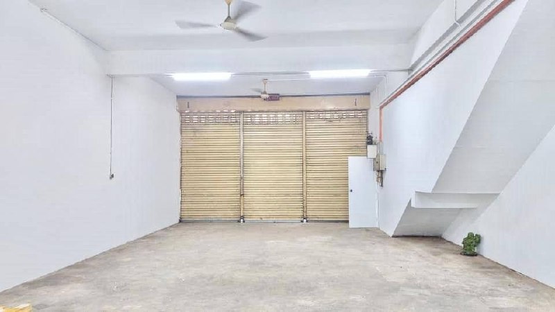 Tampoi — terrace factory for Rent — photo 4