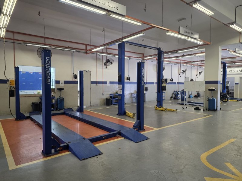 Eco Business Park 3 Main-Road Semi-Detached Factory Pair for Sale or Rent — photo 8