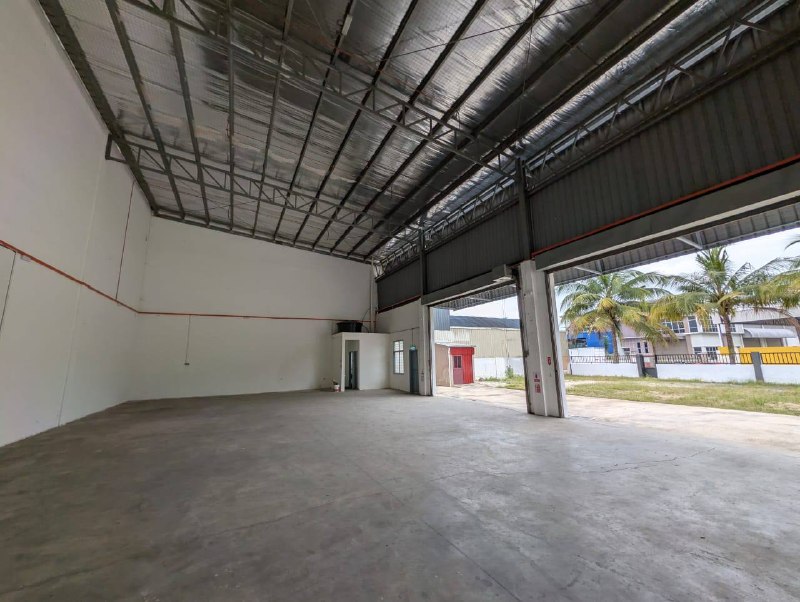Lagenda Industrial Park — 1.5 Storey Cluster Factory for Rent — photo 2