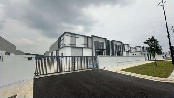 Eco Business Park 1 Phase 3 Semi-Detached Factory for Rent — RM16,000/month — photo 1
