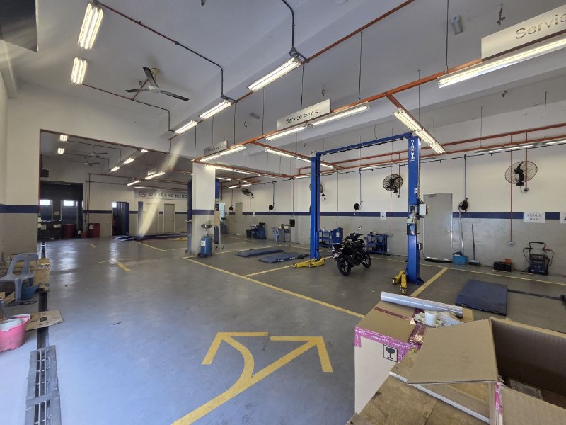 Eco Business Park 3 Main-Road Semi-Detached Factory Pair for Sale or Rent — photo 7