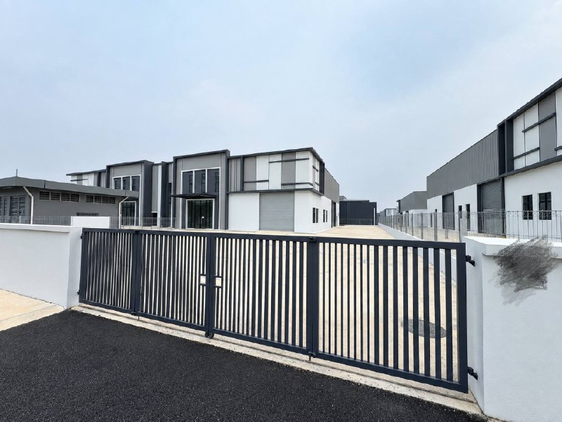 Eco Business Park 1 Phase 3 @ Dato Onn — Semi-D Factory for Rent — photo 1
