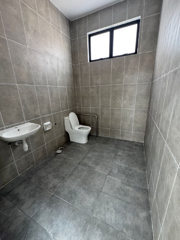 Eco Business Park 1 — Semi-detached factory, corner for Rent
