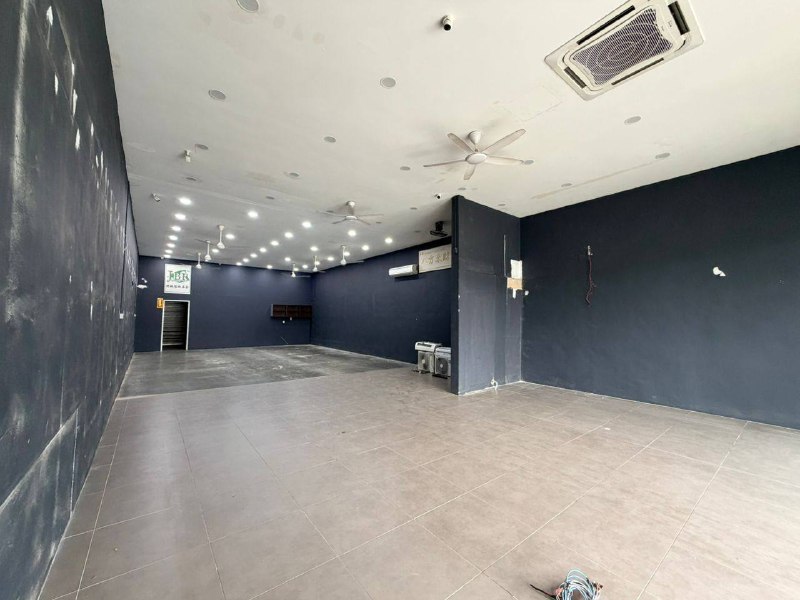 Industrial Jaya — 1.5 Storey Terrace Factory for Rent — photo 6
