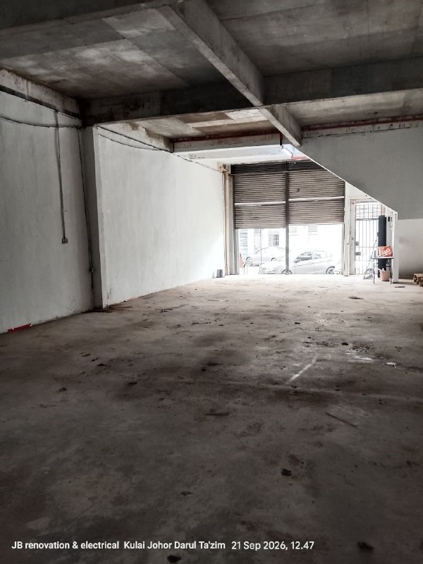 Kulai — Double Storey Terrace Factory for Sale — photo 2