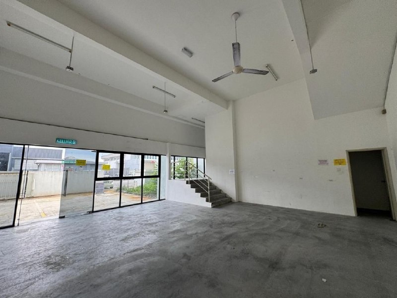 Desa Cemerlang — 2 Storey Cluster Factory for Rent — photo 3