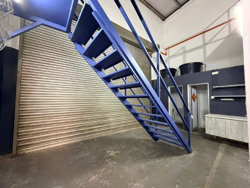 Industrial Jaya — 1.5 Storey Terrace Factory for Rent — photo 4