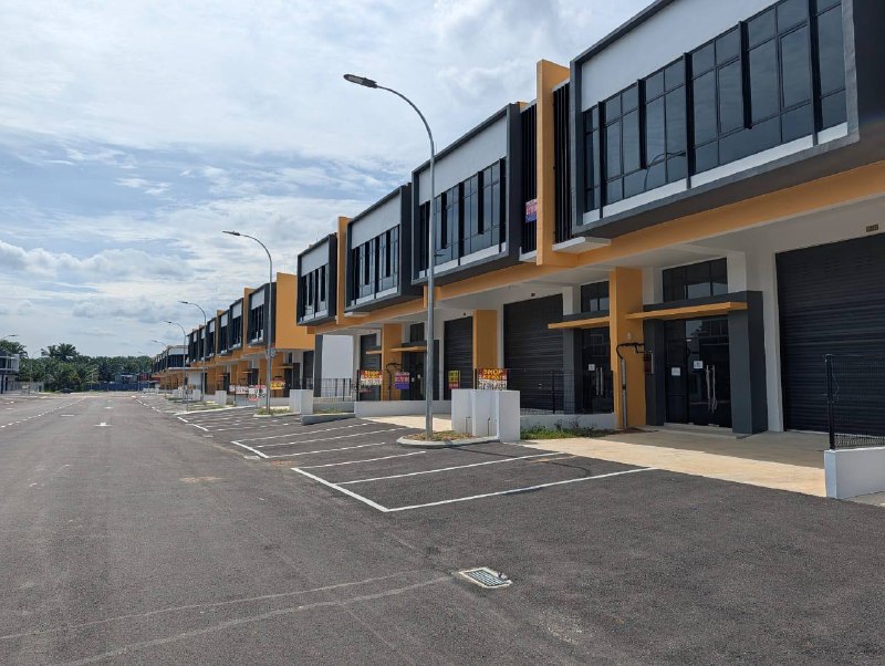 Kulai — 1.5 Storey Terrace Factory for Rent