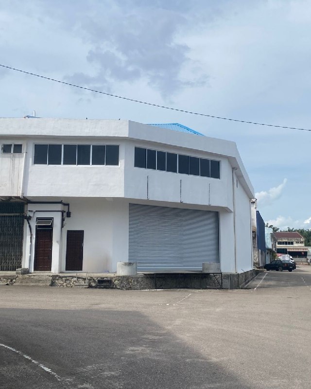Kulai — 1.5 Storey Terrace Factory for Sale — photo 5