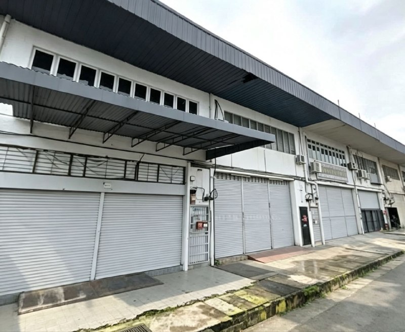 Tampoi — terrace factory for Rent — photo 1