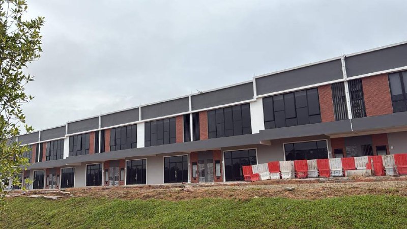Akasia Industrial Park, Ulu Tiram — 1.5 Storey Terrace Factory for Rent — photo 1