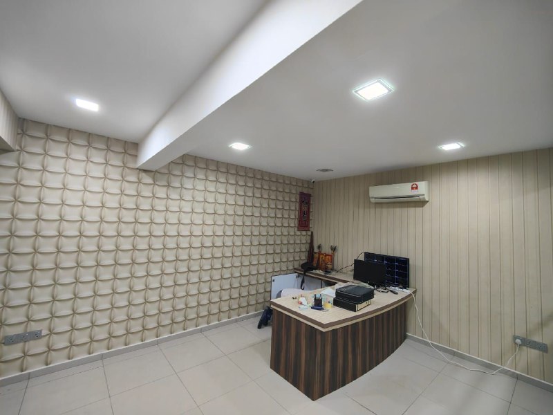 Kawasan Perindustrian Tanah Tampoi (Jalan Kempas) — 3 Storey Terrace Factory for Sale — photo 5