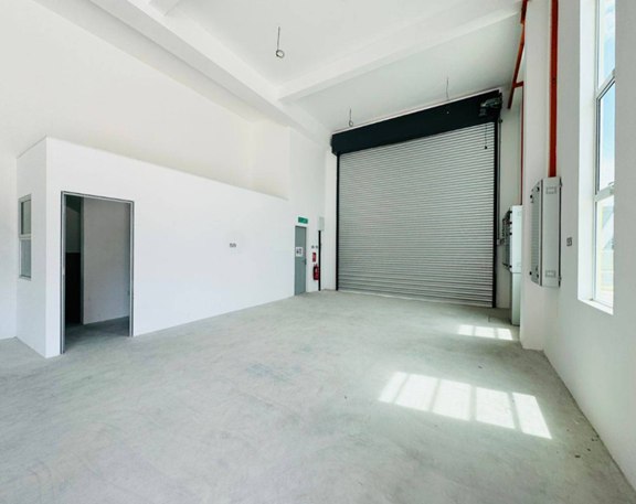 Desa Cemerlang, Ulu Tiram — Cluster Factory for Sale — photo 1