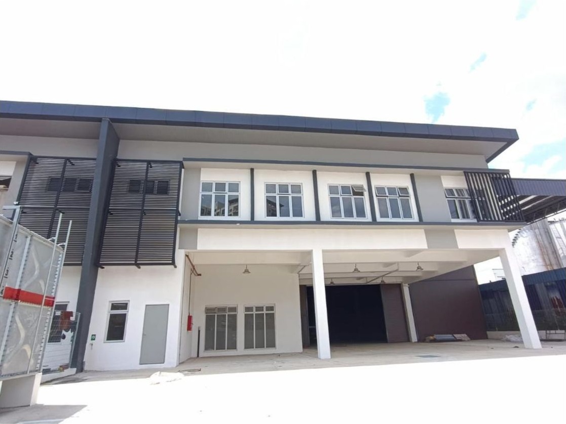 Factory for Sale or Rent in Permas — 20,000 sq ft Land — photo 2