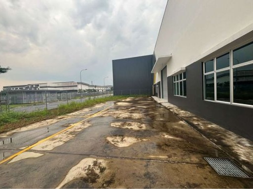Desa Cemerlang Corner Cluster Factory for Rent — RM15,000/month — photo 1