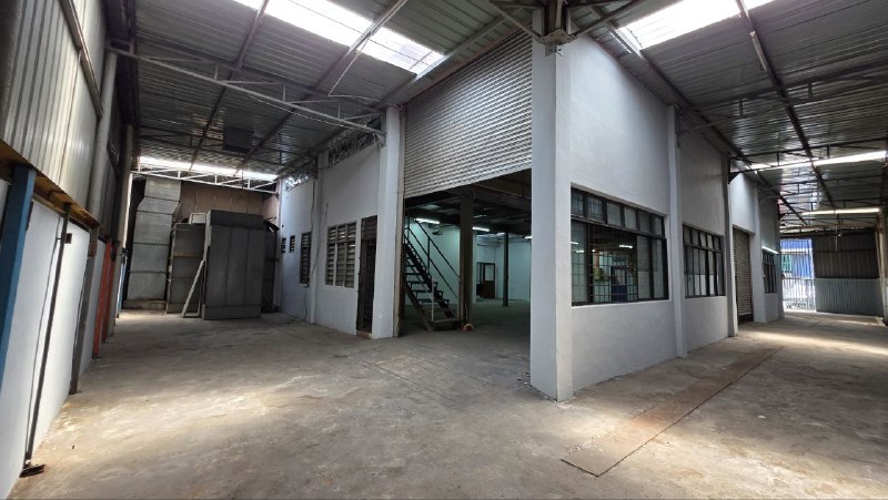Taman Sri Yaacob — 1.5 Storey Semi-D Factory for Rent — photo 5